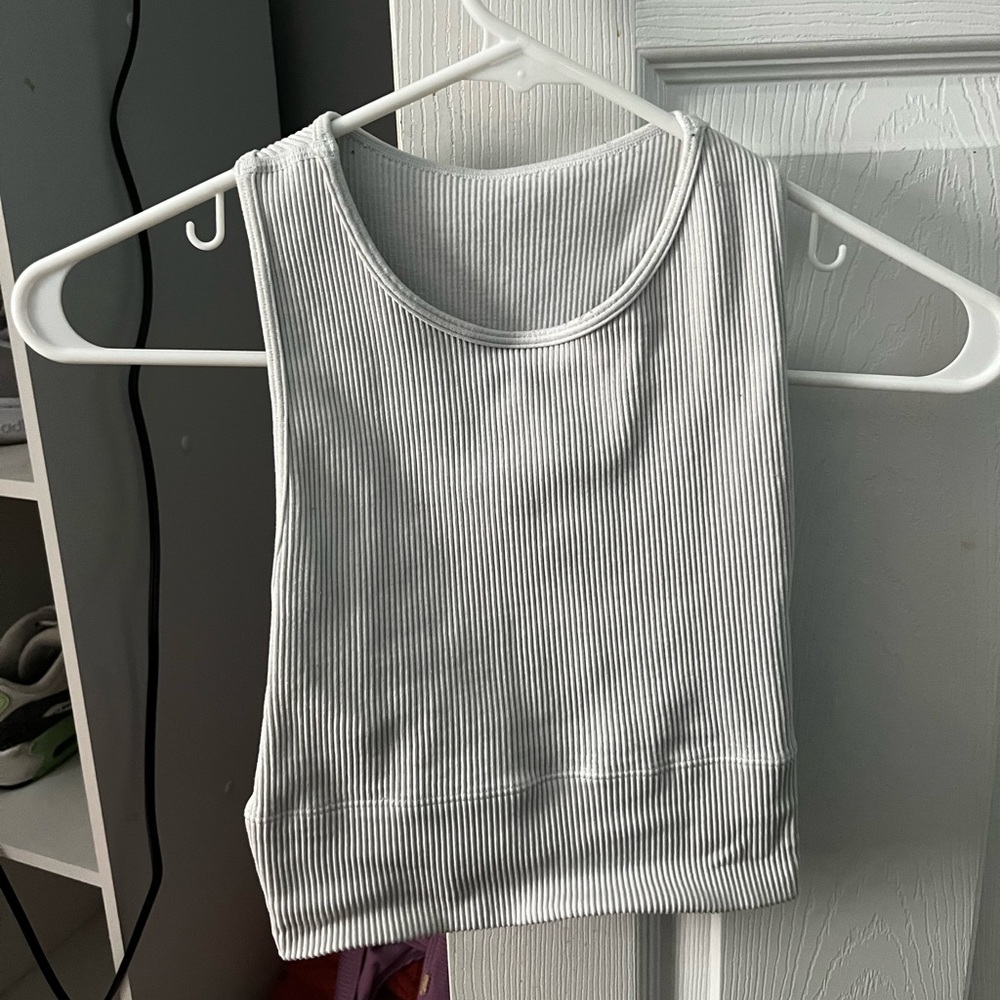 Hollister crop tank